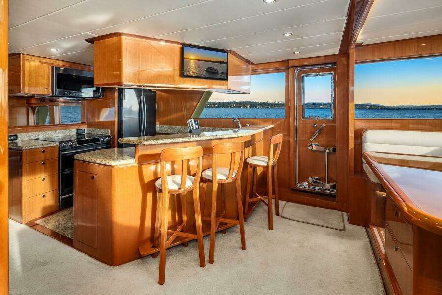 LA BELLA VITA II 72ft Hampton Yacht For Sale