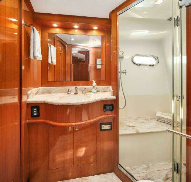 LA BELLA VITA II 72ft Hampton Yacht For Sale