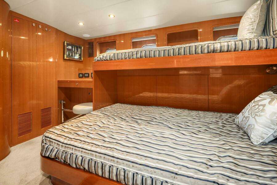 LA BELLA VITA II 72ft Hampton Yacht For Sale