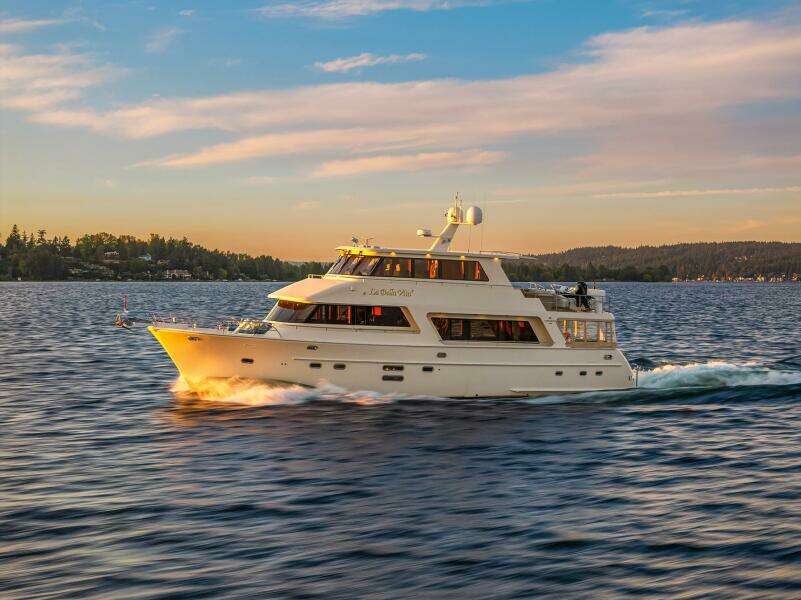 LA BELLA VITA II 72ft Hampton Yacht For Sale