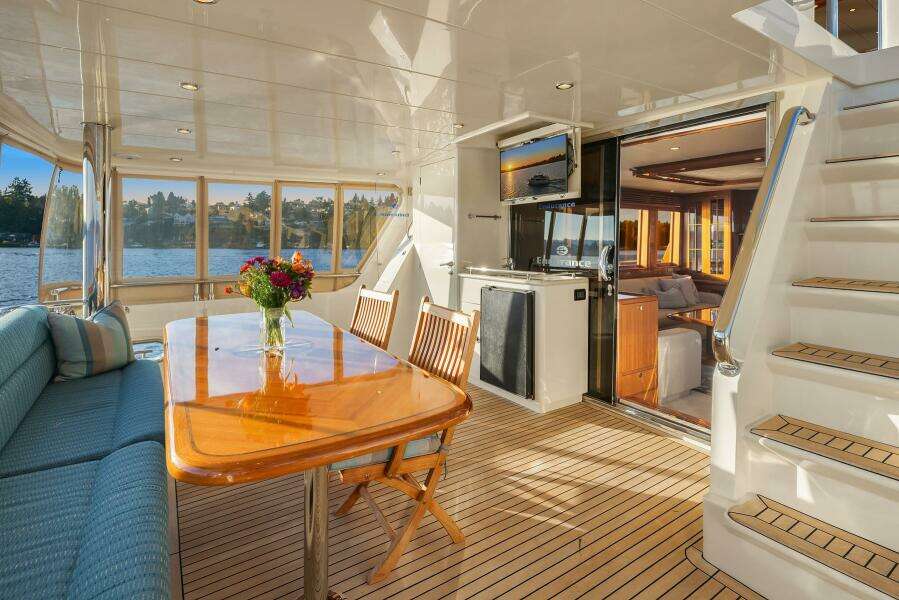 LA BELLA VITA II 72ft Hampton Yacht For Sale