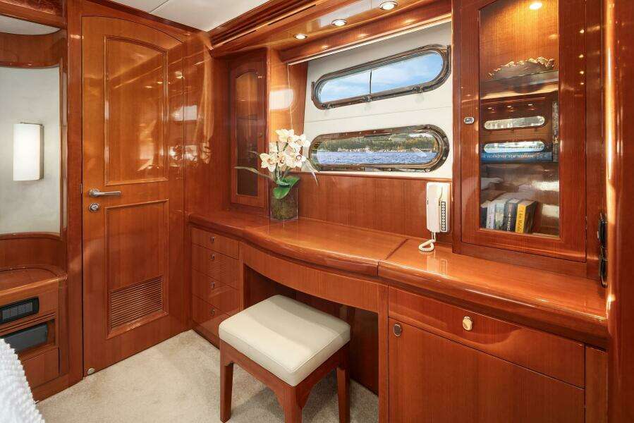 LA BELLA VITA II 72ft Hampton Yacht For Sale