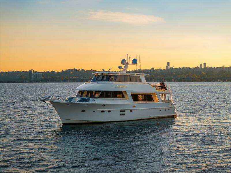 LA BELLA VITA II 72ft Hampton Yacht For Sale