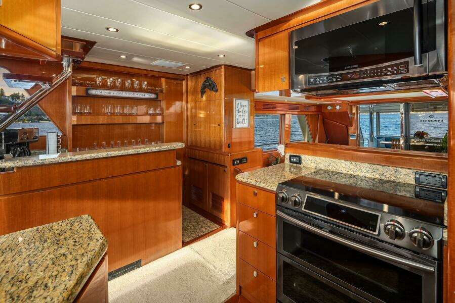 LA BELLA VITA II 72ft Hampton Yacht For Sale