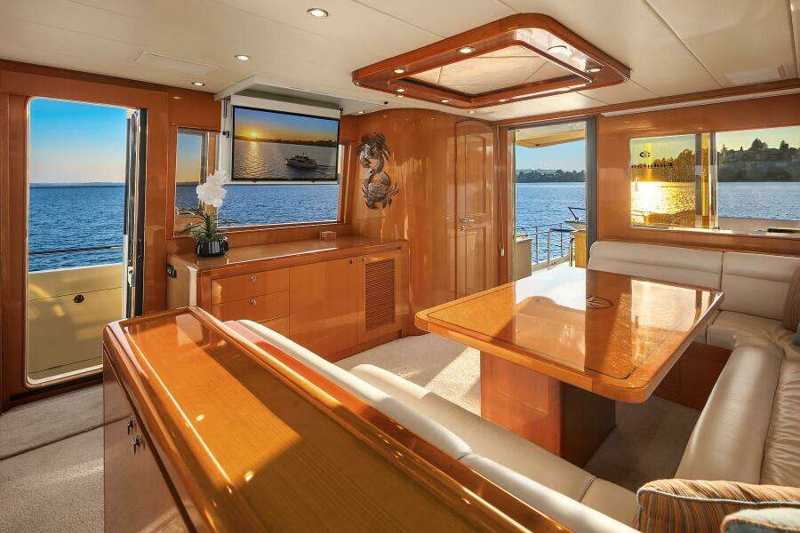 LA BELLA VITA II 72ft Hampton Yacht For Sale