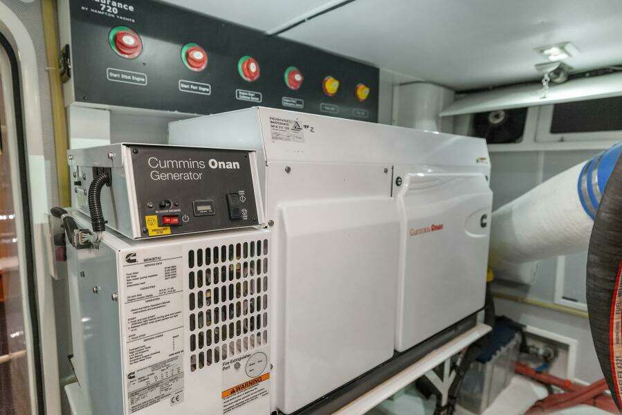 LA BELLA VITA II 72ft Hampton Yacht For Sale