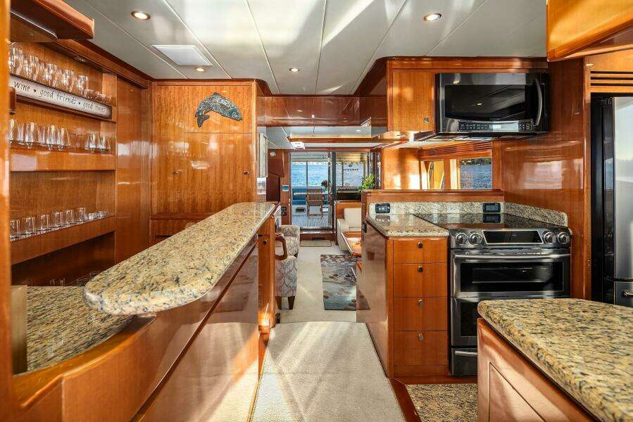 LA BELLA VITA II 72ft Hampton Yacht For Sale