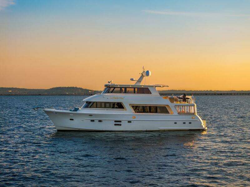 LA BELLA VITA II 72ft Hampton Yacht For Sale