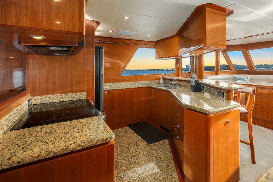 LA BELLA VITA II 72ft Hampton Yacht For Sale