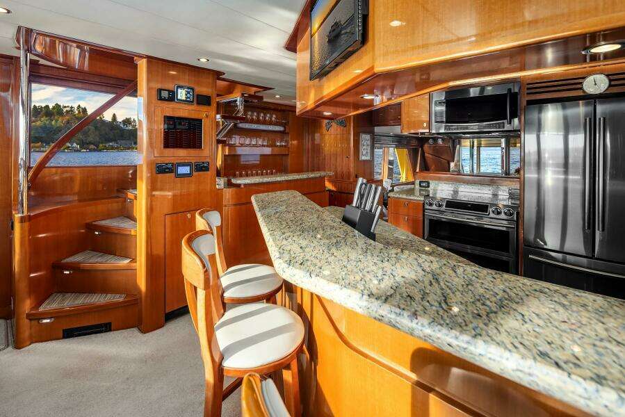 LA BELLA VITA II 72ft Hampton Yacht For Sale