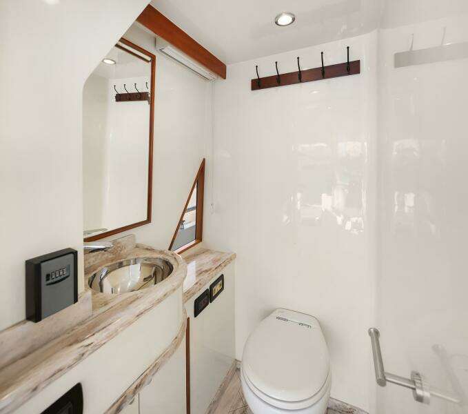 LA BELLA VITA II 72ft Hampton Yacht For Sale