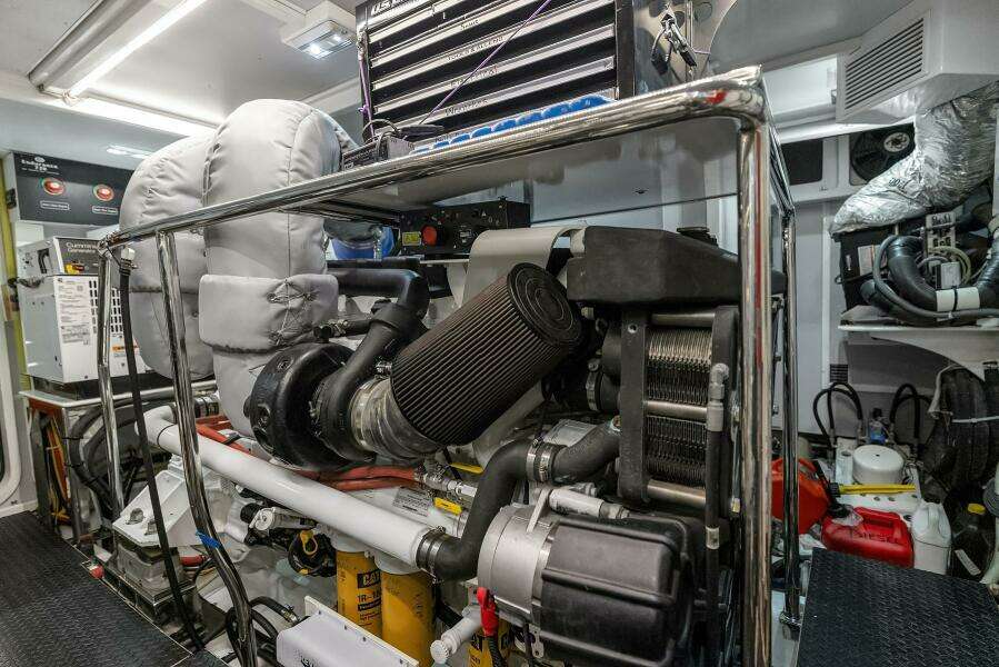 LA BELLA VITA II 72ft Hampton Yacht For Sale