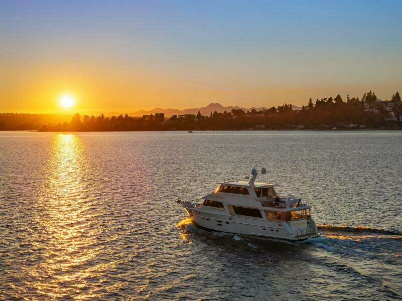 LA BELLA VITA II 72ft Hampton Yacht For Sale