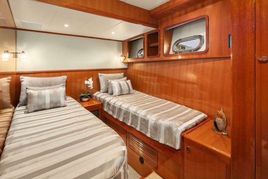 LA BELLA VITA II 72ft Hampton Yacht For Sale
