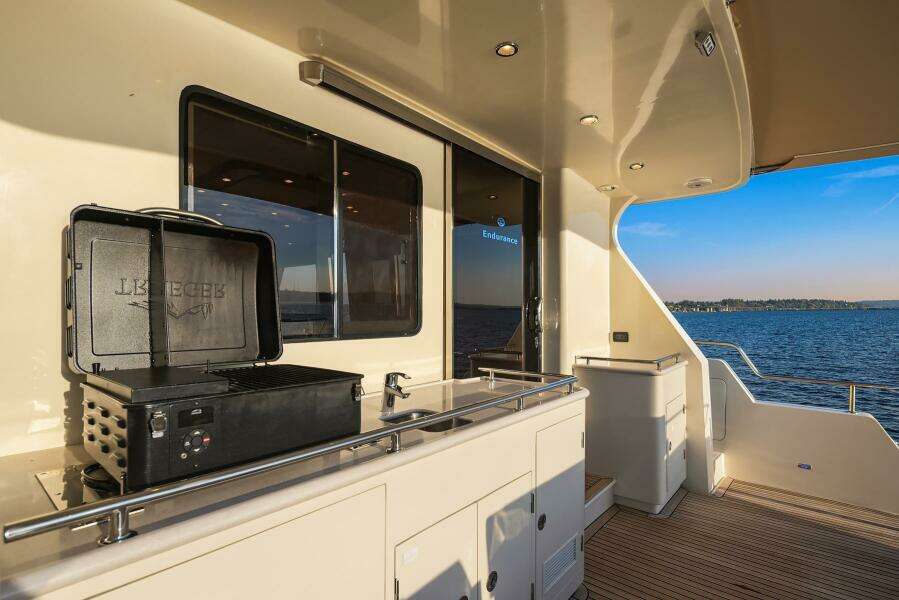LA BELLA VITA II 72ft Hampton Yacht For Sale