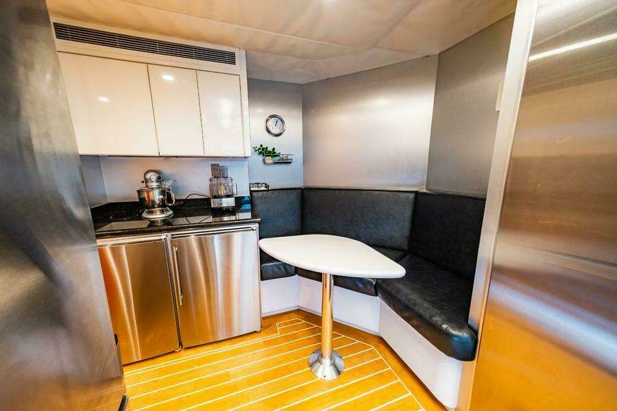 Galley to Stbd