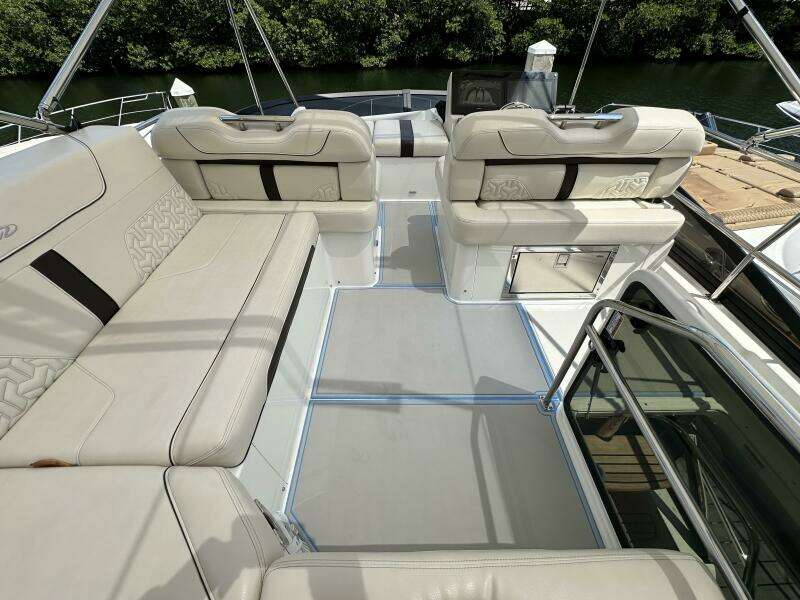 THE LOPEZ DREAM TWO 38ft Regal Yacht For Sale