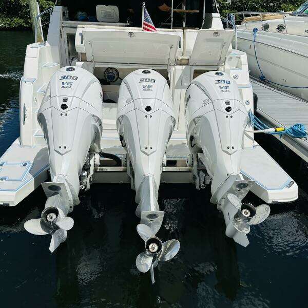 THE LOPEZ DREAM TWO 38ft Regal Yacht For Sale