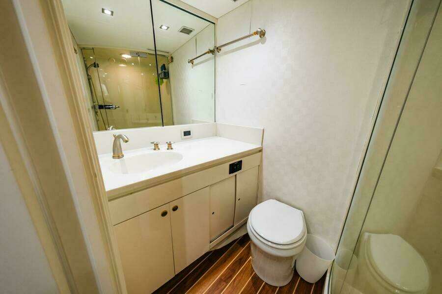 Port Side Guest Cabin Head   