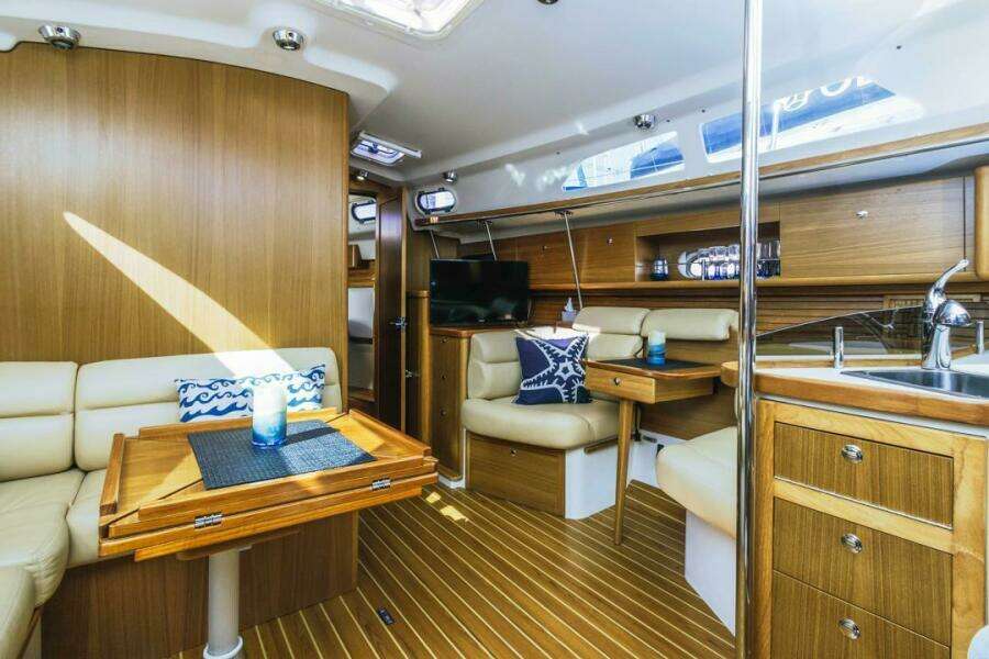 Kia Ora 38ft Catalina Yacht For Sale