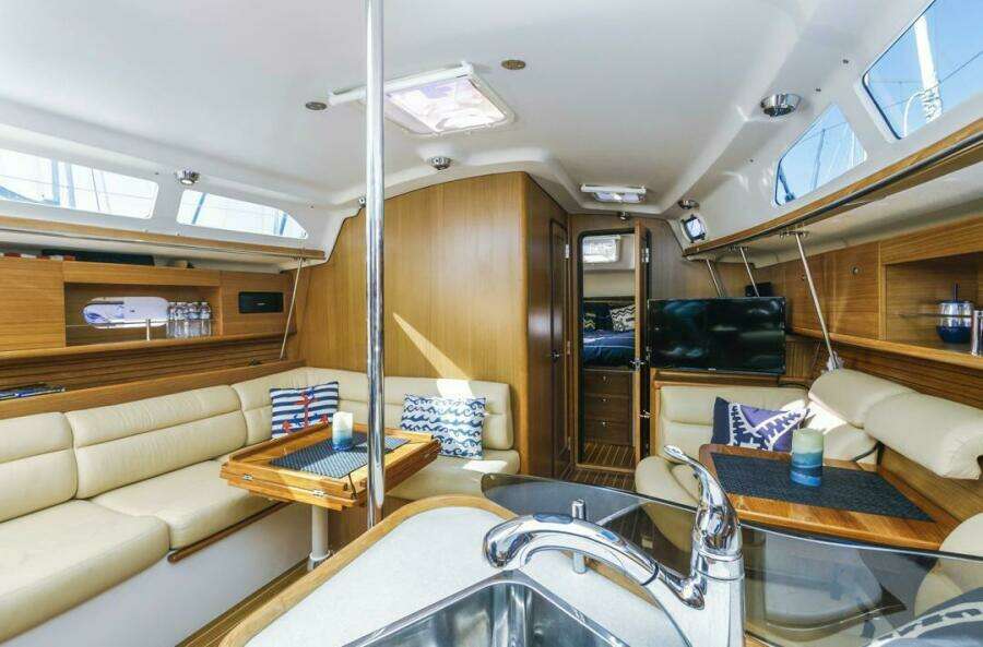 Kia Ora 38ft Catalina Yacht For Sale