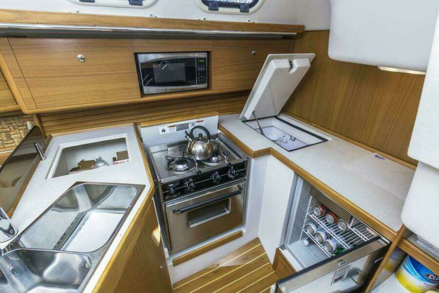 Kia Ora 38ft Catalina Yacht For Sale