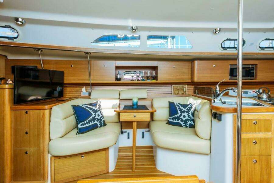 Kia Ora 38ft Catalina Yacht For Sale