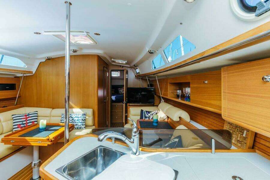 Kia Ora 38ft Catalina Yacht For Sale