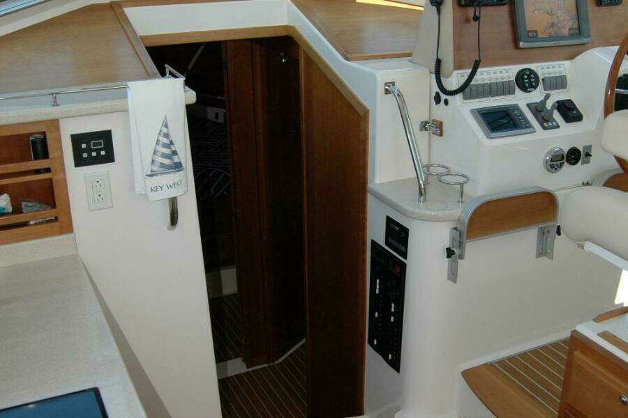 Double D 37ft Back Cove Yacht For Sale