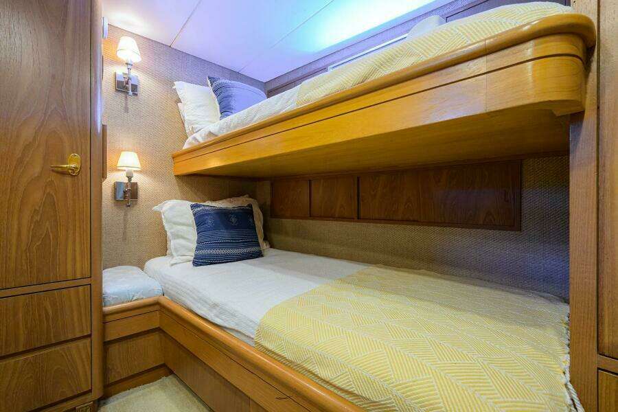 Stbd. Guest Cabin 