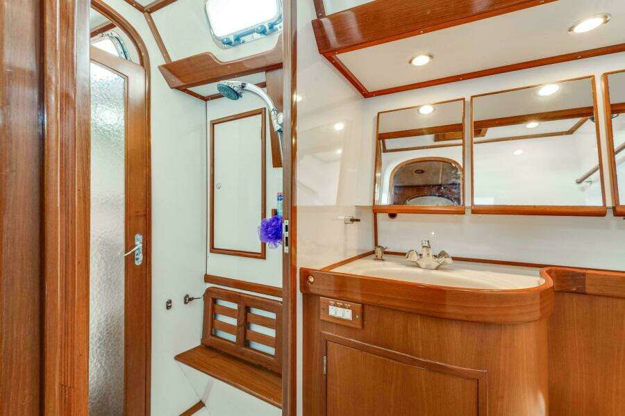Perfect Symmetry 70ft Hylas Yacht For Sale
