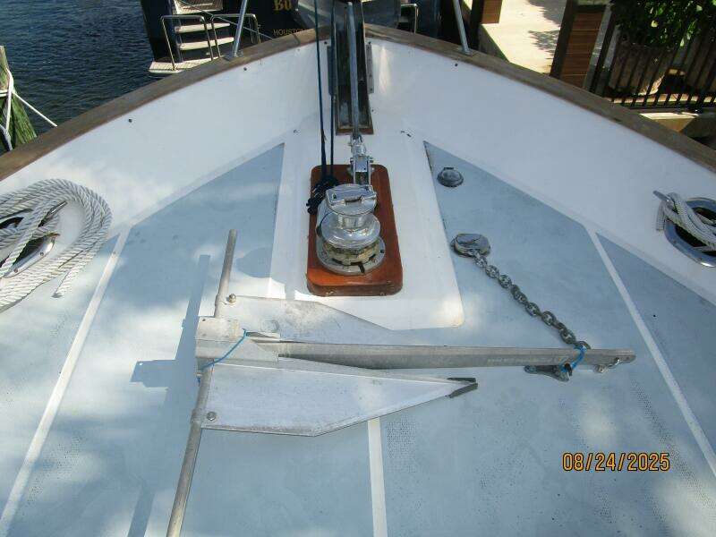 48' DeFever anchor windlass