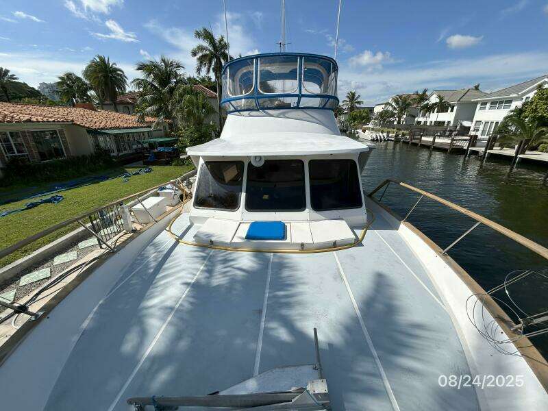48' DeFever foredeck aft