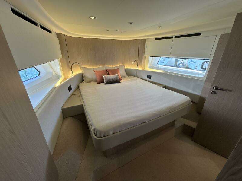 53ft Azimut Yacht For Sale