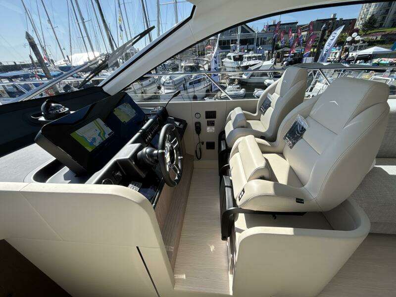 53ft Azimut Yacht For Sale