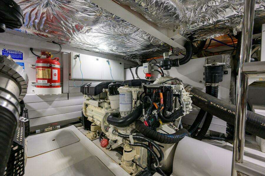 Princess F49 Chill- Engine Room