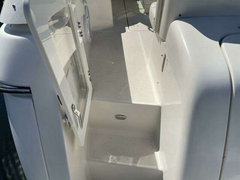 Yachts of Fun 35ft Tiara Yachts Yacht For Sale