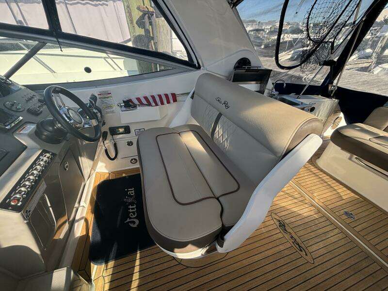 31ft Sea Ray Yacht For Sale