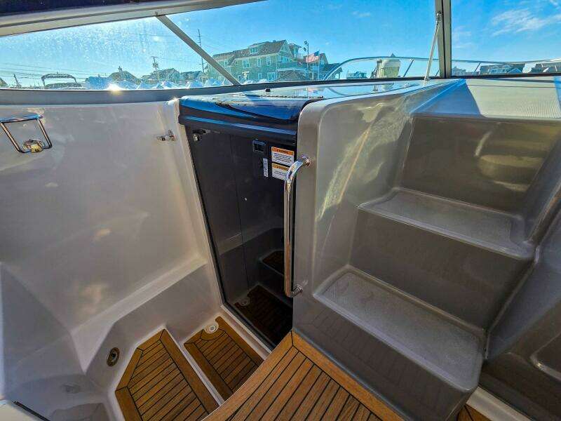 31ft Sea Ray Yacht For Sale