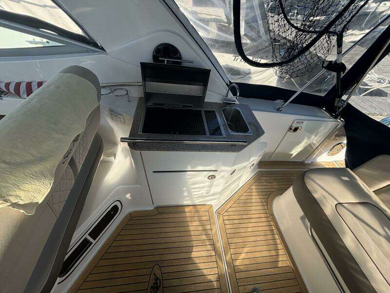 31ft Sea Ray Yacht For Sale