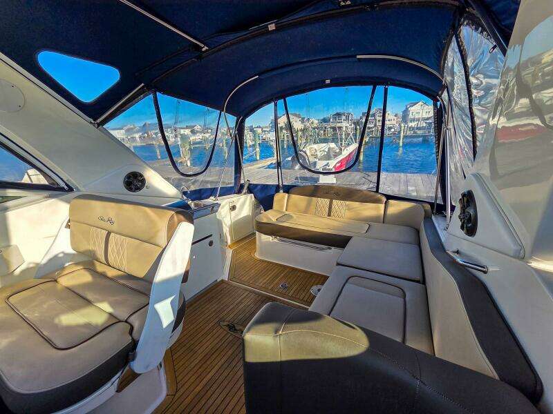 31ft Sea Ray Yacht For Sale