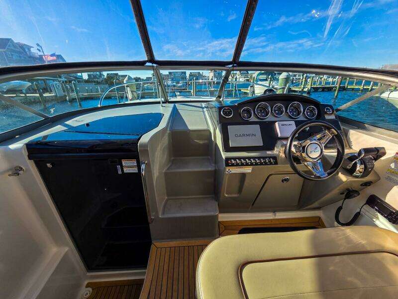 31ft Sea Ray Yacht For Sale