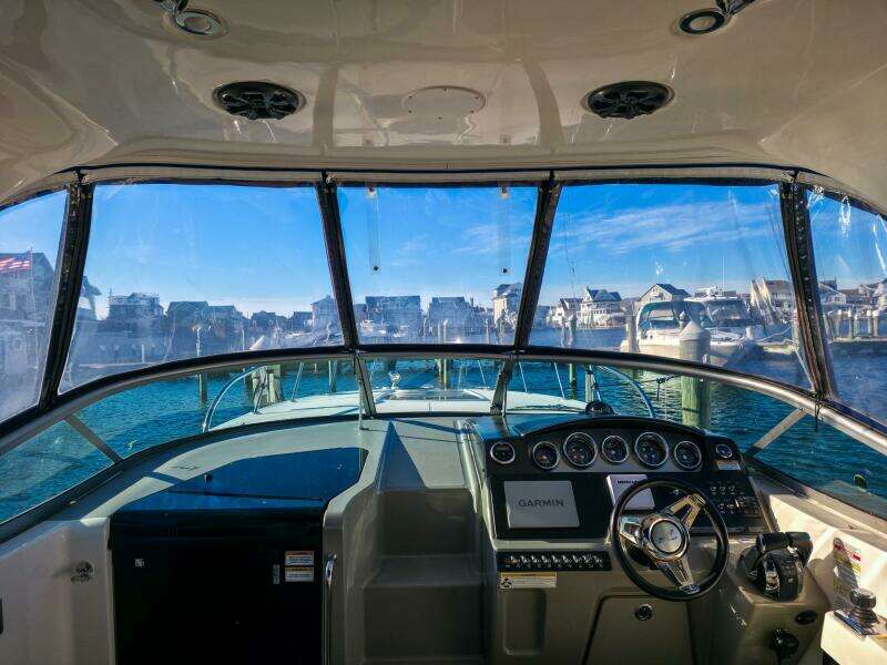 31ft Sea Ray Yacht For Sale