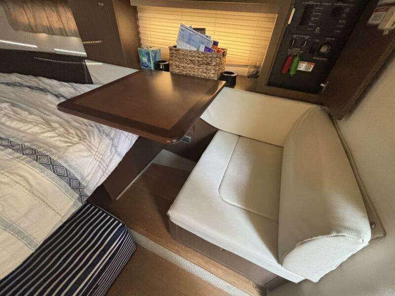 31ft Sea Ray Yacht For Sale