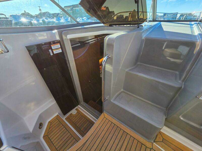 31ft Sea Ray Yacht For Sale