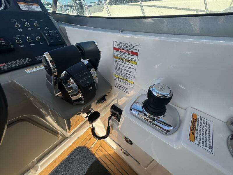 31ft Sea Ray Yacht For Sale