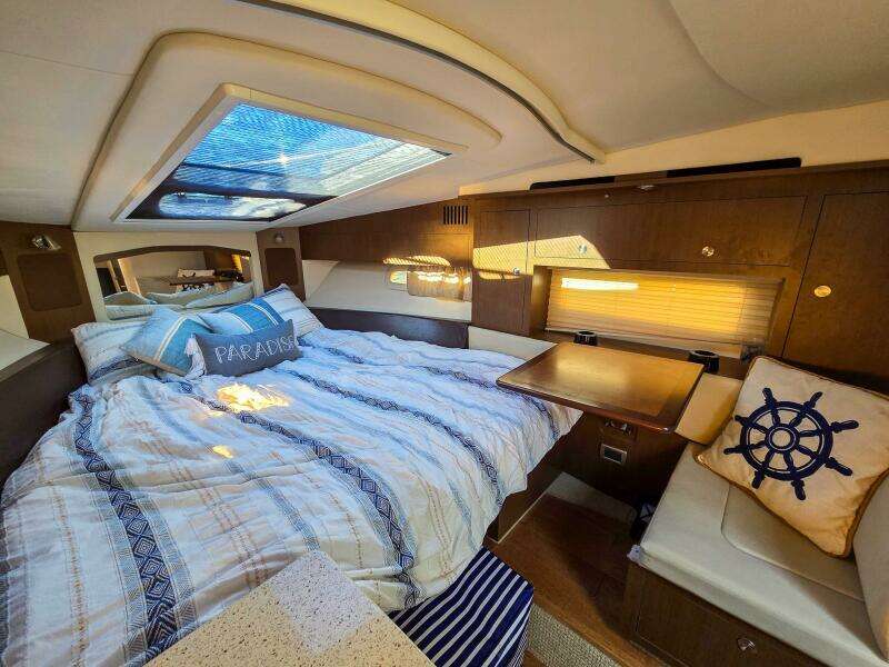 31ft Sea Ray Yacht For Sale