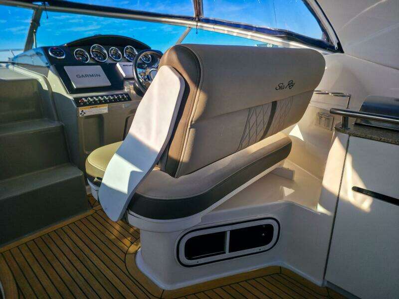 31ft Sea Ray Yacht For Sale