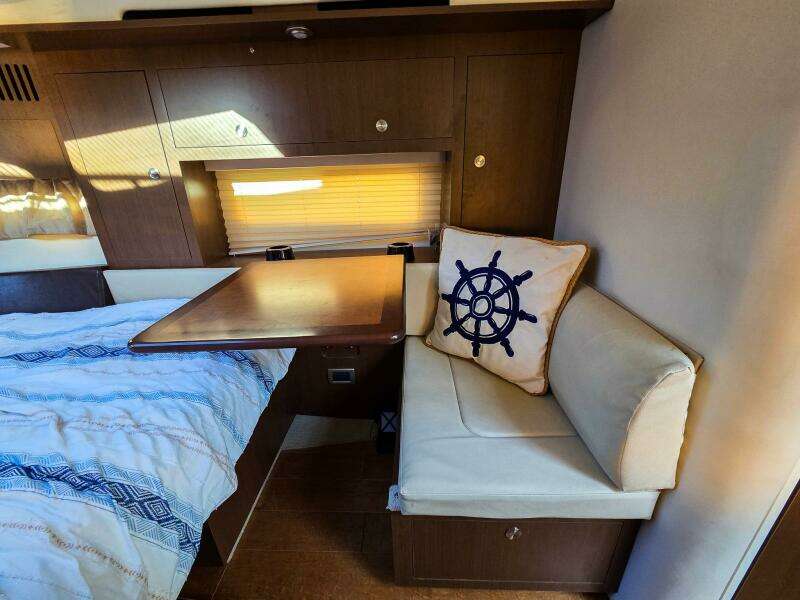 31ft Sea Ray Yacht For Sale