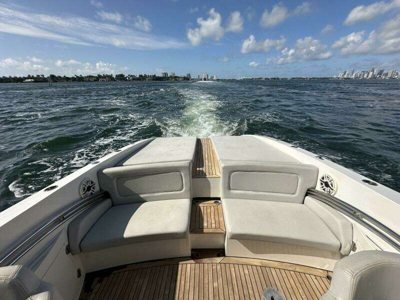 LOLO 33ft Frauscher Yacht For Sale